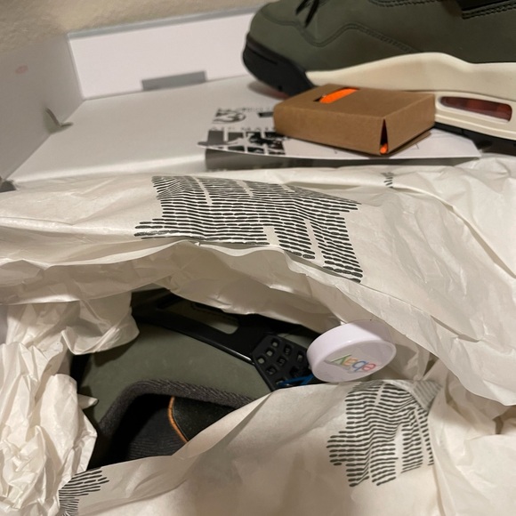 Jordan retro 4 undefeated sz 11.5